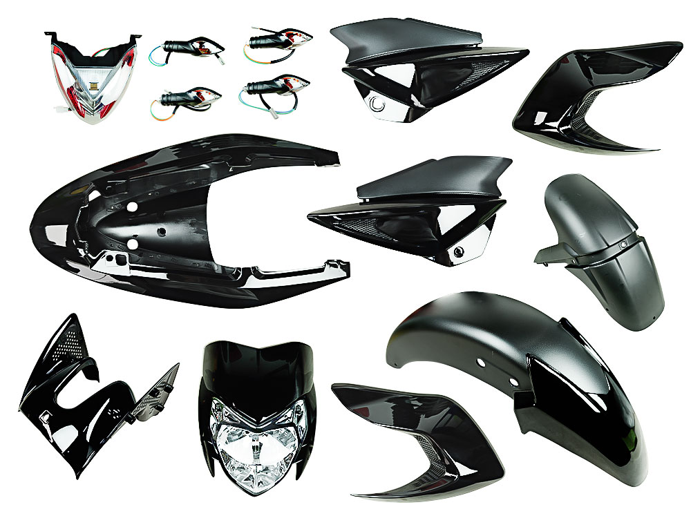 KIT PLASTICO PULSAR135 NEGRO
